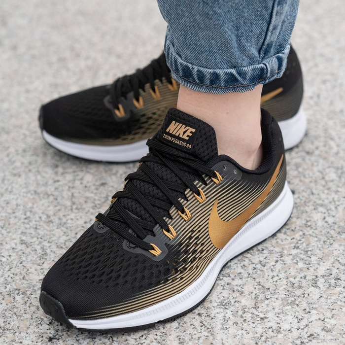 Nike air zoom clearance pegasus 34 negro dorado