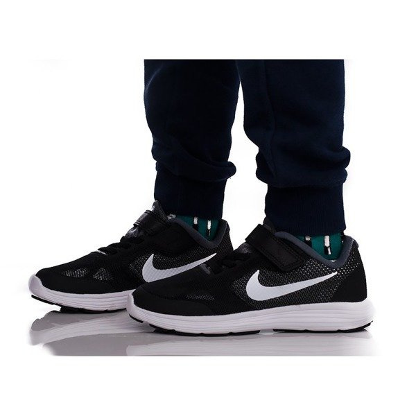 Nike Revolution 3 (819414-001)