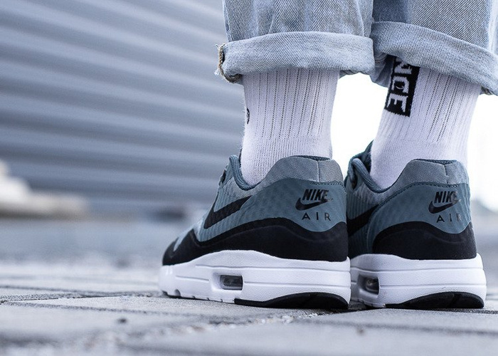 Nike Air Max 1 Ultra Essential (819476-007)