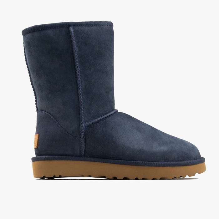 UGG W Classic Short II (1016223NAVY) 149,99 € Sneaker Peeker Los